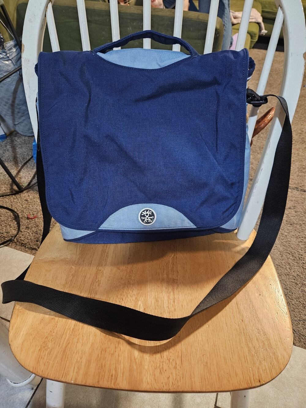 Crumpler The Skivvy (M) Vintage Laptop Messenger Bag Two Tone Blue Yellow Lining